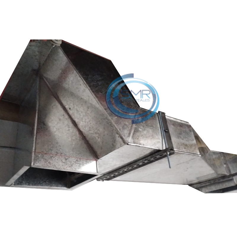 Ducto metálico galvanizado, diseñado para sistemas de ventilación industrial. Su acabado liso y ensamblaje preciso garantizan una conducción de aire eficiente, segura y resistente a la corrosión. Ideal para cocinas industriales, campanas extractoras y ambientes con alta exigencia técnica.